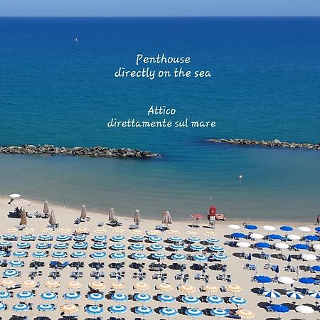 Montesilvano MarinaLa Terrazza Sul Mareアパートメント エクステリア 写真
