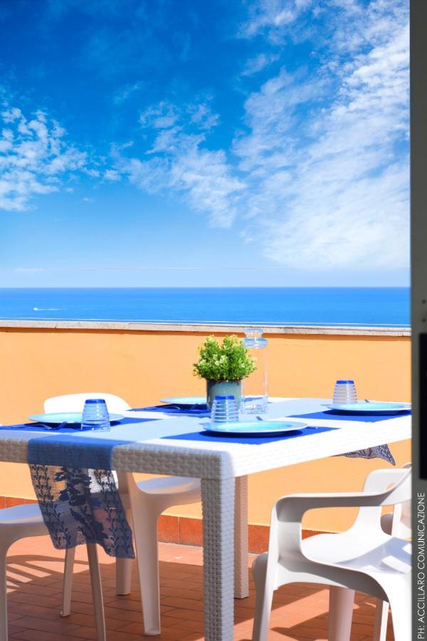 Montesilvano MarinaLa Terrazza Sul Mareアパートメント エクステリア 写真