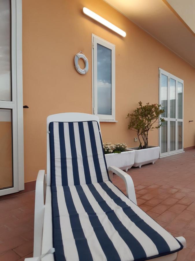 Montesilvano MarinaLa Terrazza Sul Mareアパートメント エクステリア 写真